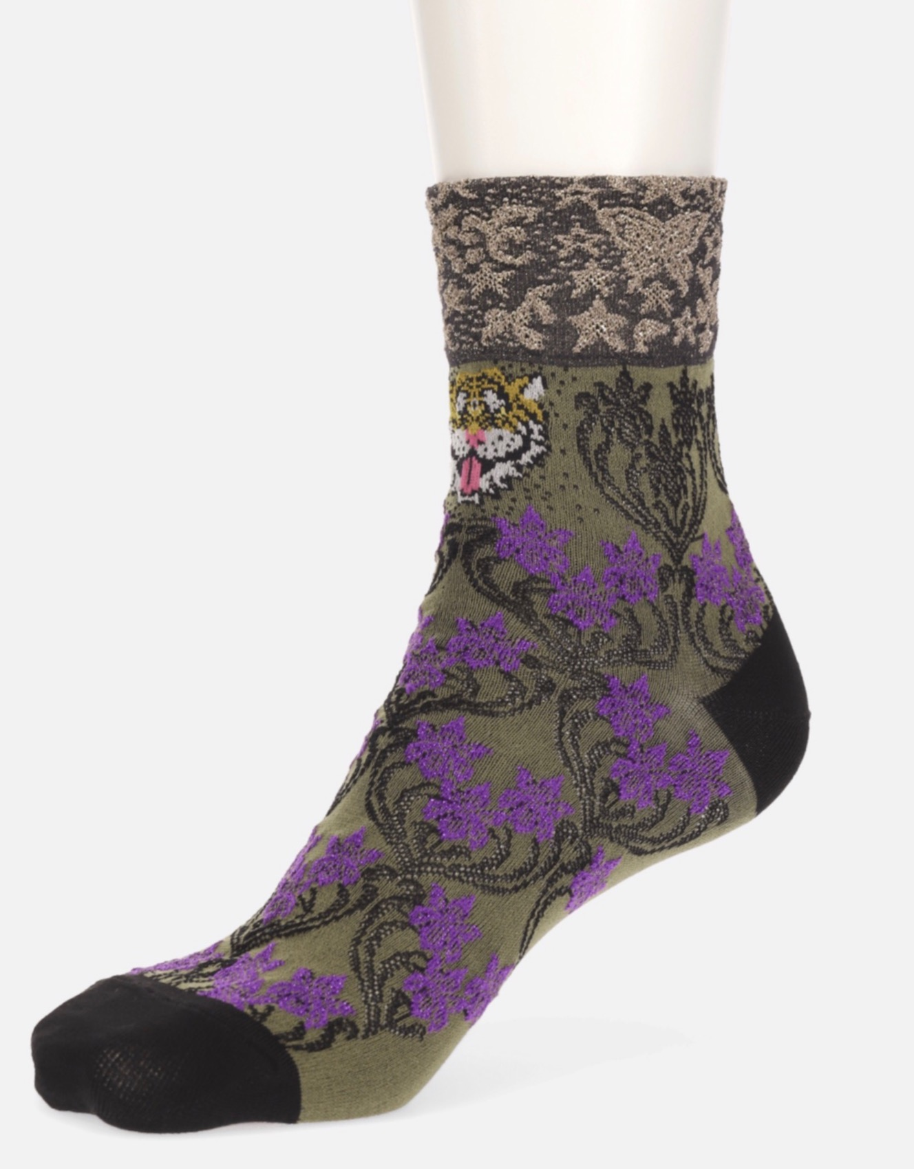 コーディネートの主役になること間違いなし!!